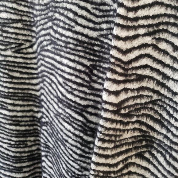 Catherine Malandrino Zebra Print Duster Sweater Soft Size Small - Picture 8 of 9